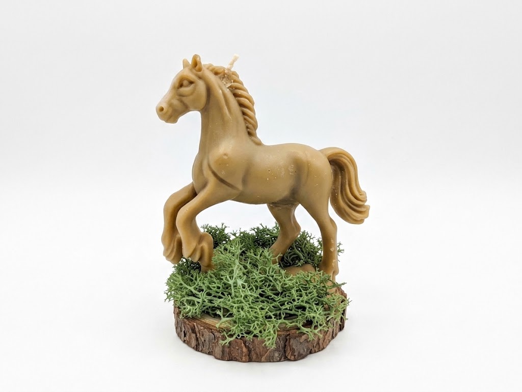 Vela Artesanal de Cera de Abeja con Forma de Caballo